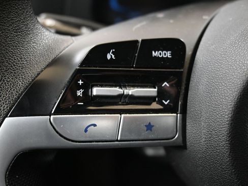 Certified 2025 Hyundai Elantra SE image 26