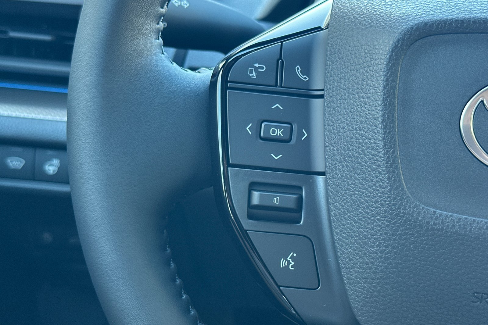 New 2027 Toyota Prius Limited AWD/4WD image 27