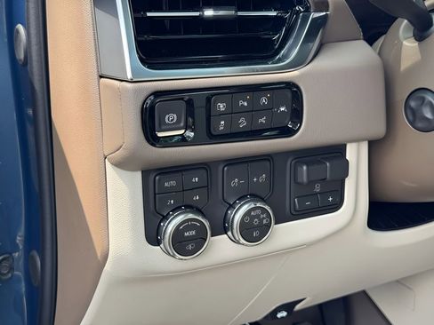 New 2026 GMC Yukon Denali w/ Denali Reserve Package AWD/4WD image 11