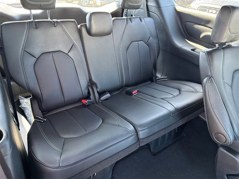 New 2025 Chrysler Voyager LX image 19