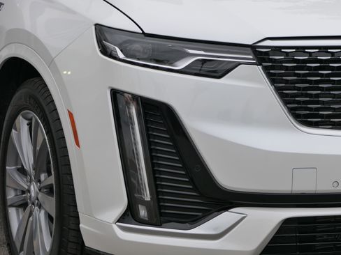 New 2025 Cadillac XT6 Premium Luxury image 10