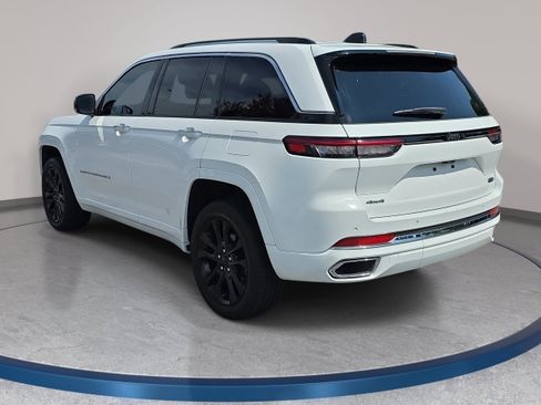 Certified 2023 Jeep Grand Cherokee Overland AWD/4WD image 7