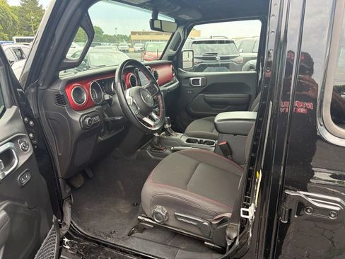 Used 2022 Jeep Wrangler Unlimited Rubicon w/ Cold Weather Group AWD/4WD image 10