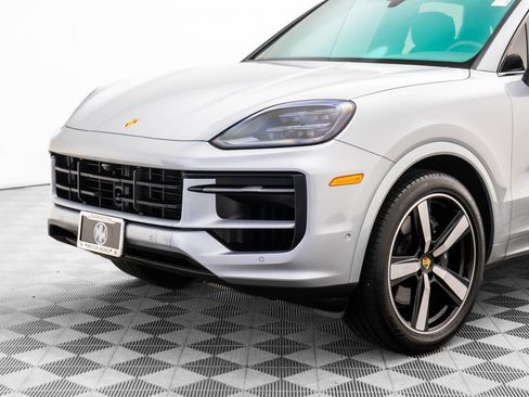 Certified 2024 Porsche Cayenne image 37