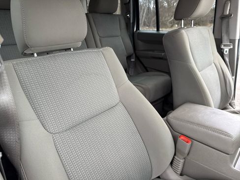 Used 2009 Jeep Commander Sport image 21