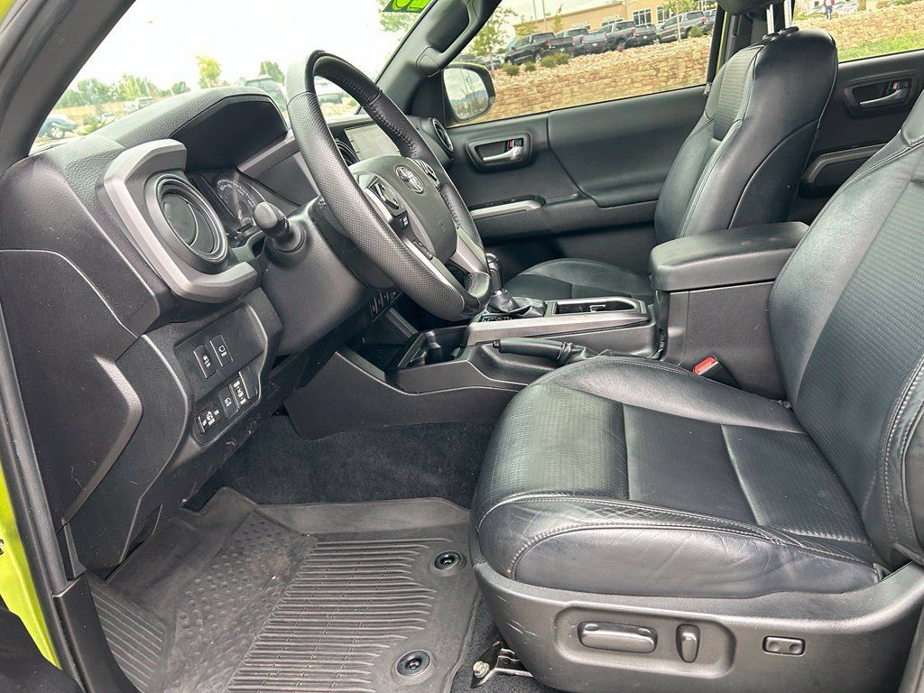 Used 2023 Toyota Tacoma TRD Off-Road w/ TRD Premium Off Road Package AWD/4WD image 25