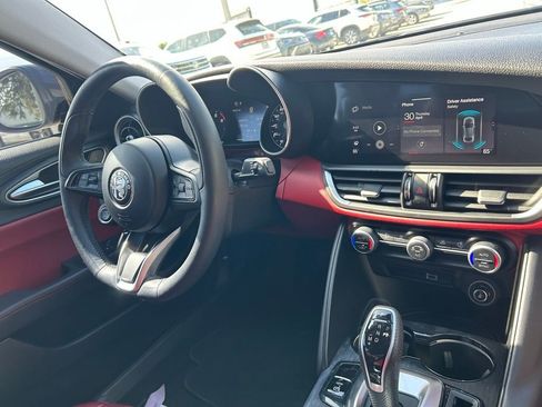 Used 2021 Alfa Romeo Giulia Sprint w/ Nero Edizione RWD image 35
