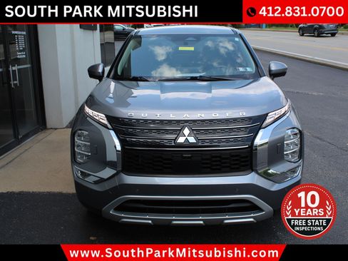 Used 2023 Mitsubishi Outlander SE AWD/4WD image 4