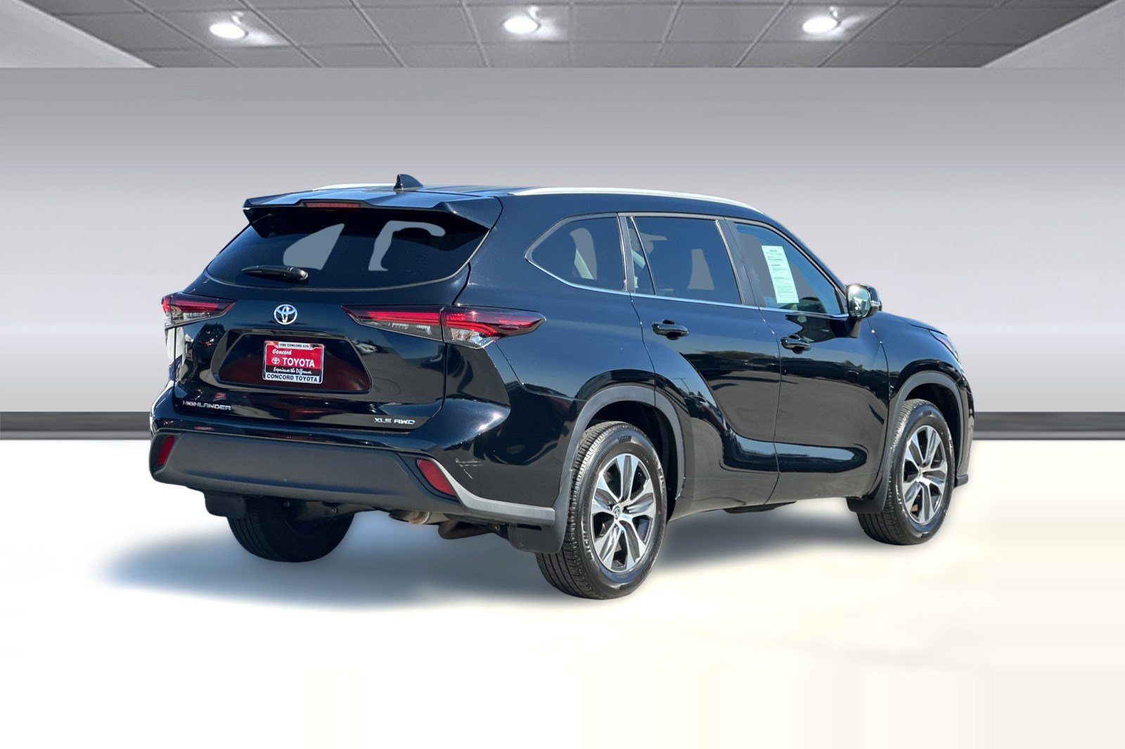 Used 2026 Toyota Highlander XLE AWD/4WD image 8