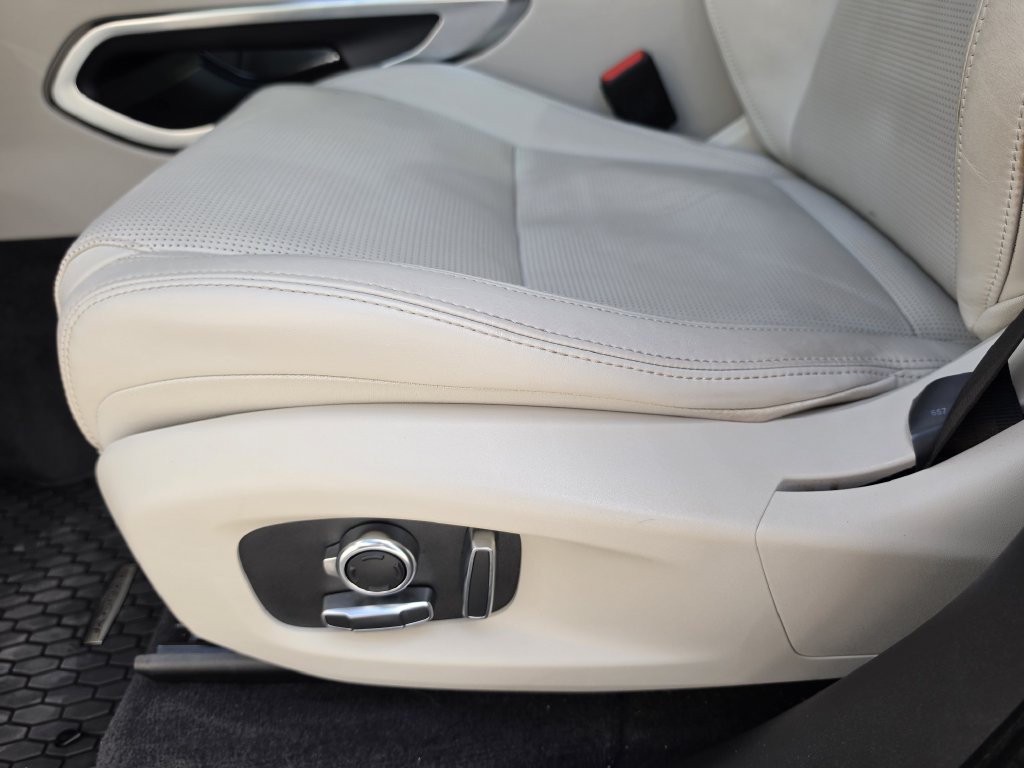 Used 2024 Jaguar F-PACE R-Dynamic S AWD/4WD image 17