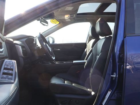 Used 2023 Nissan Rogue SL FWD image 29