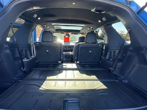 Used 2025 Honda Pilot TrailSport image 10