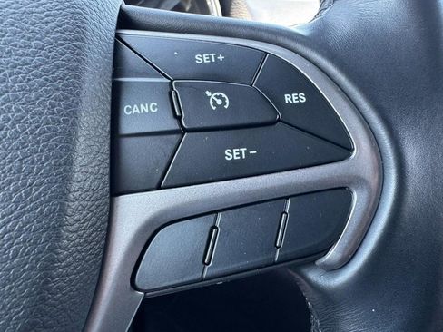 Used 2021 Jeep Grand Cherokee Laredo image 17