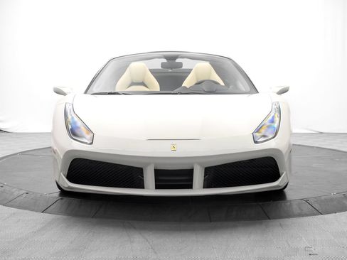 Used 2018 Ferrari 488 Spider RWD image 8