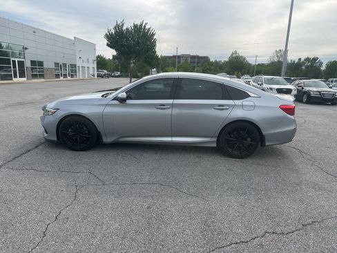 Used 2022 Honda Accord Touring image 8