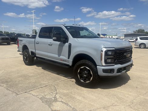 Used 2026 Ford F250 Lariat w/ Tremor Off-Road Package AWD/4WD image 2