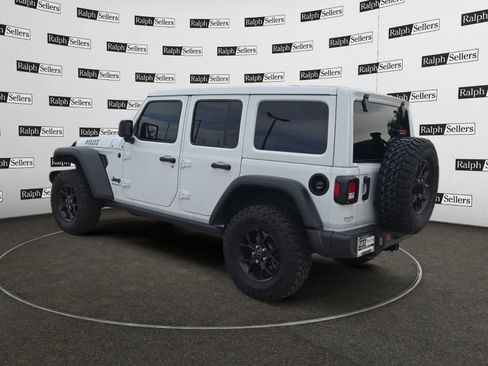Used 2025 Jeep Wrangler Unlimited Sport AWD/4WD image 4