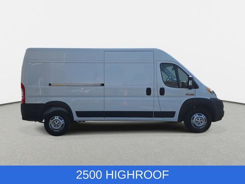 Used 2022 RAM ProMaster 2500 w/ Premium Convenience Group image 4