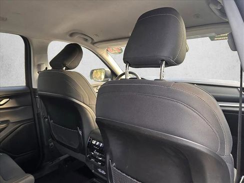 Used 2023 Jeep Grand Cherokee L Laredo image 30