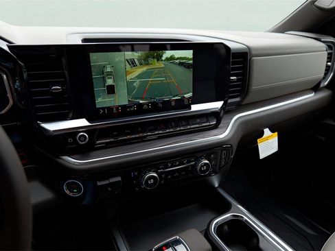 New 2026 GMC Sierra 1500 SLT image 15