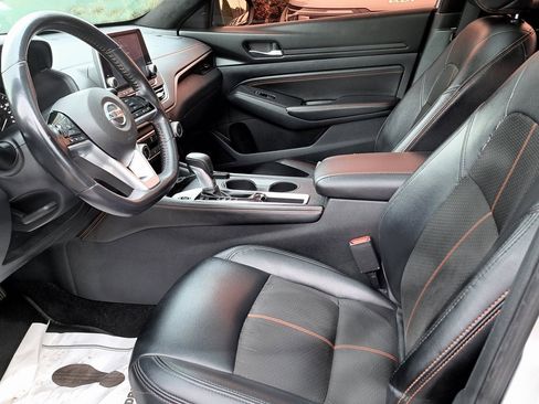 Used 2019 Nissan Altima 2.5 SR w/ SR Premium Package image 23