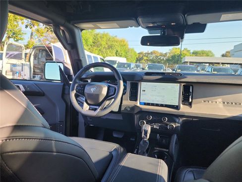 New 2026 Ford Bronco Outer Banks w/ Sasquatch Package image 23