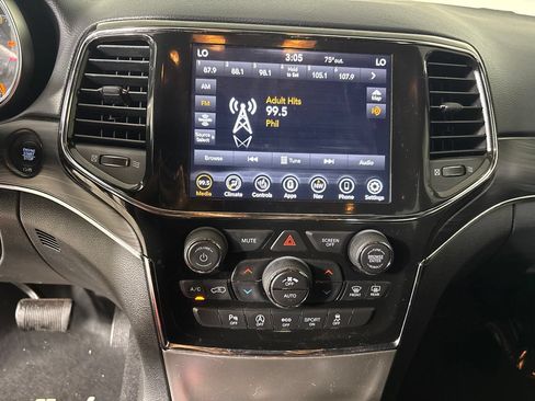 Used 2021 Jeep Grand Cherokee Limited AWD/4WD image 19