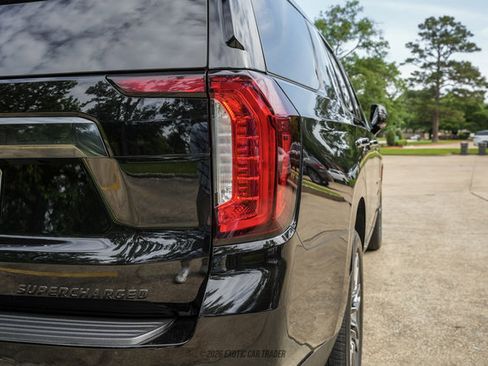 Used 2024 GMC Yukon Denali Ultimate w/ LPO, Floor Liner Package AWD/4WD image 68