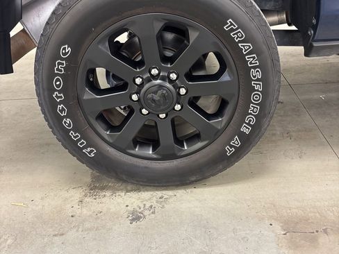 Used 2024 RAM 2500 Laramie w/ Night Edition image 37