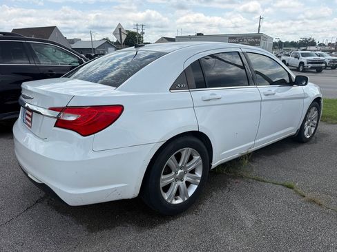 Used 2013 Chrysler 200 Touring FWD image 18