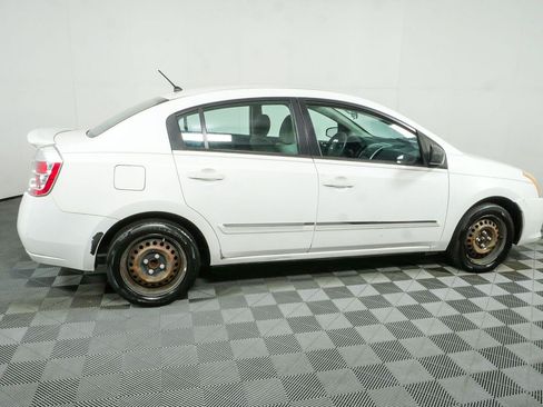 Used 2011 Nissan Sentra 2.0 S FWD image 2