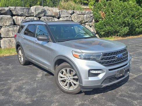 Used 2020 Ford Explorer XLT w/ Equipment Group 202A AWD/4WD image 1