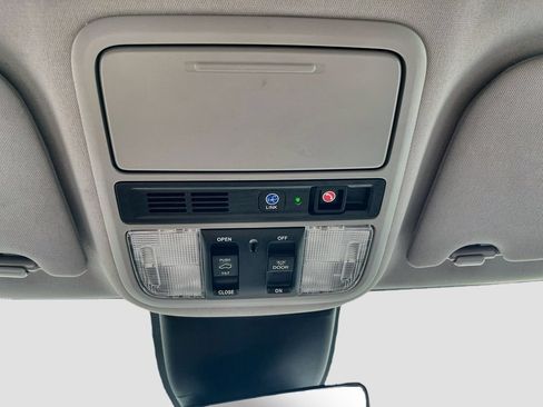 Used 2023 Honda Odyssey Elite image 23