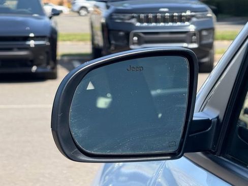 Used 2023 Jeep Compass Latitude w/ Sun and Sound Group image 14