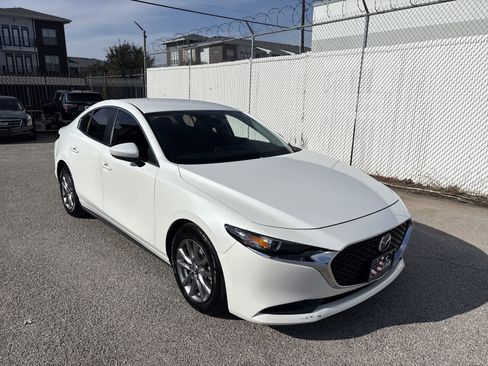 Used 2020 MAZDA MAZDA3 Sedan image 23