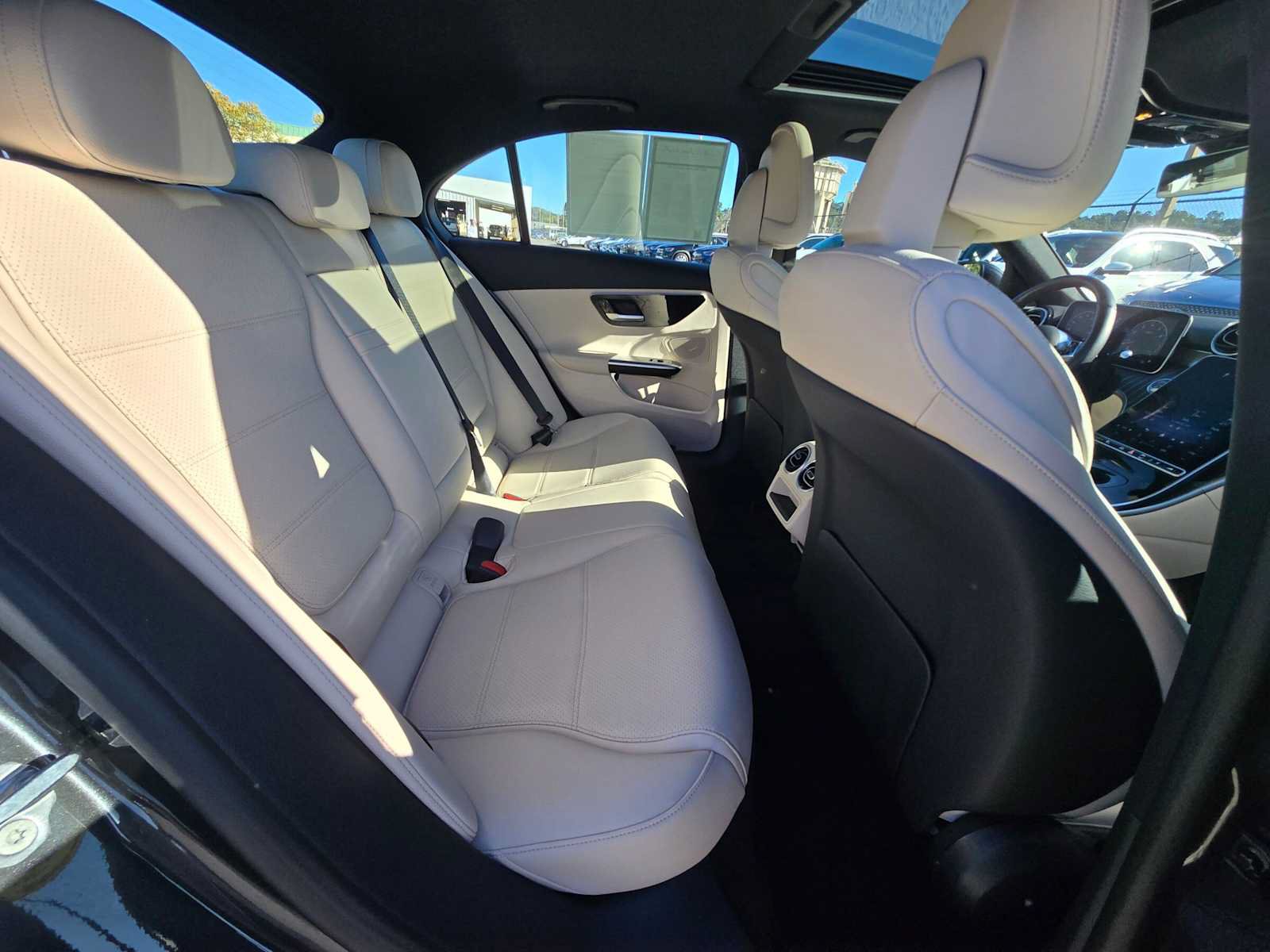 Used 2023 Mercedes-Benz C 300 4MATIC Sedan image 11