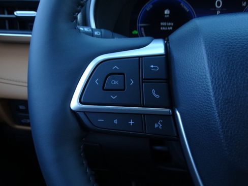 New 2026 Toyota Highlander Platinum image 28