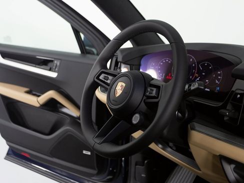 New 2026 Porsche Cayenne image 28