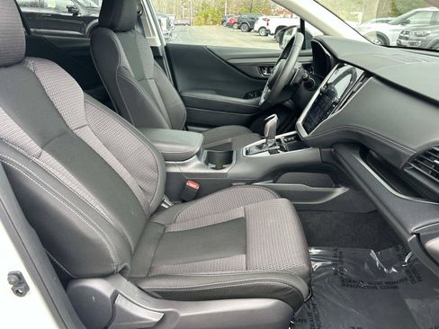 Used 2025 Subaru Outback Premium AWD/4WD image 19