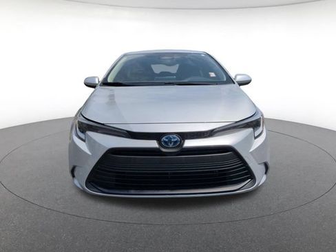 Used 2024 Toyota Corolla LE FWD image 9