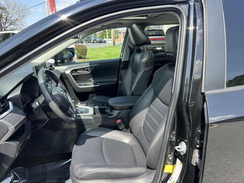 Used 2022 Toyota RAV4 XLE Premium AWD/4WD image 13