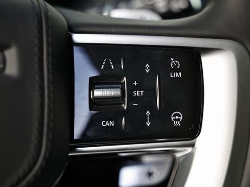 New 2025 Land Rover Range Rover SE image 38