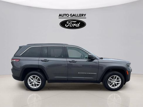 Used 2025 Jeep Grand Cherokee Laredo X RWD image 4