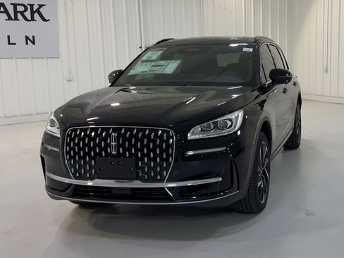 New 2026 Lincoln Corsair Reserve FWD image 4