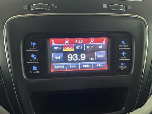 Used 2019 Dodge Journey SE FWD image 40