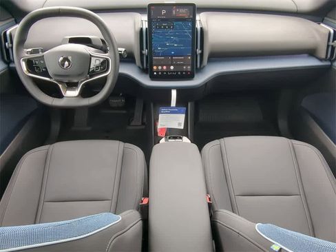 Used 2025 Volvo EX30 Plus w/ Protection Package Premier image 14
