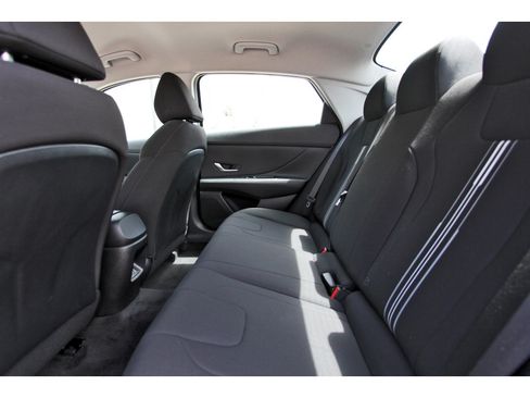 Used 2024 Hyundai Elantra SEL FWD image 30