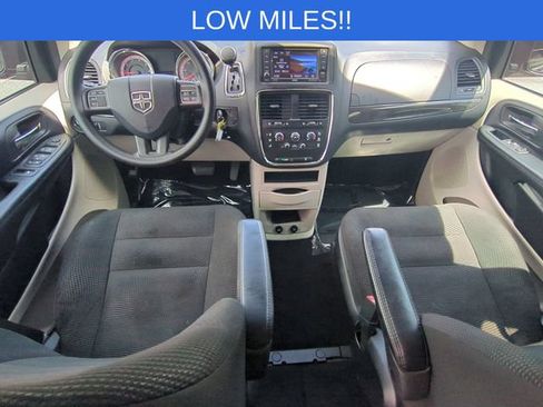 Used 2020 Dodge Grand Caravan SE w/ UConnect Hands-Free Group FWD image 28