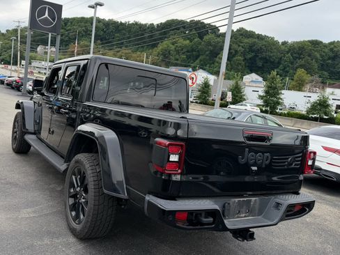 Used 2023 Jeep Gladiator Overland AWD/4WD image 6