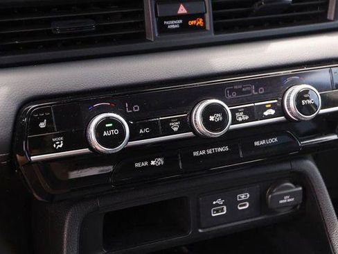 Used 2025 Honda Pilot EX-L image 19